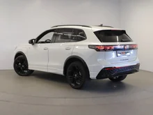 VW Tiguan Sport eHybrid DSG 150 kW in Oryxweiß Perlmutteffekt
