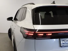 VW Tiguan Sport eHybrid DSG 150 kW in Oryxweiß Perlmutteffekt