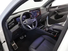 VW Tiguan Sport eHybrid DSG 150 kW in Oryxweiß Perlmutteffekt