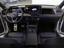 VW Tiguan Sport eHybrid DSG 150 kW in Oryxweiß Perlmutteffekt
