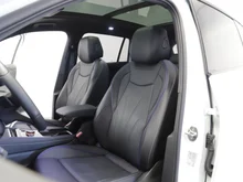 VW Tiguan Sport eHybrid DSG 150 kW in Oryxweiß Perlmutteffekt
