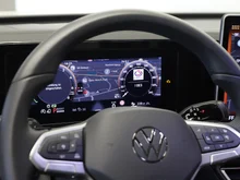 VW Tiguan Sport eHybrid DSG 150 kW in Oryxweiß Perlmutteffekt