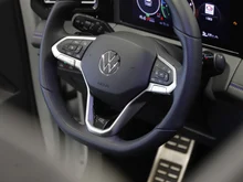 VW Tiguan Sport eHybrid DSG 150 kW in Oryxweiß Perlmutteffekt