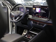 VW Tiguan Sport eHybrid DSG 150 kW in Oryxweiß Perlmutteffekt