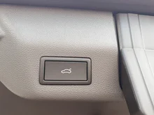 VW Multivan Edition eHybrid 180 kW 4MOTION in Indiumgrau Metallic/Dach Deepblack