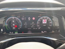 VW Multivan Edition eHybrid 180 kW 4MOTION in Indiumgrau Metallic/Dach Deepblack