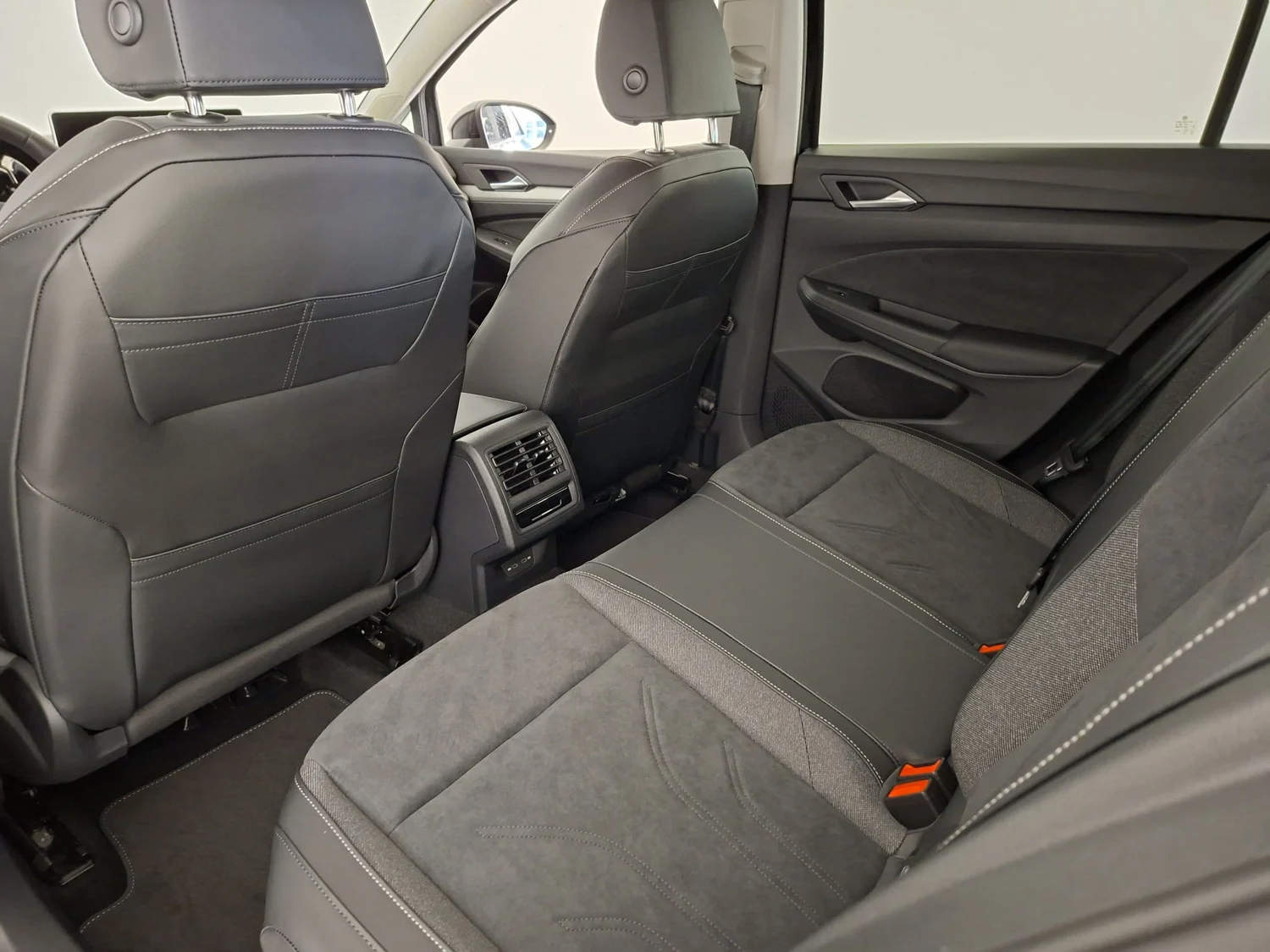 Bild eines Golf Rabbit eHybrid DSG 150 kW