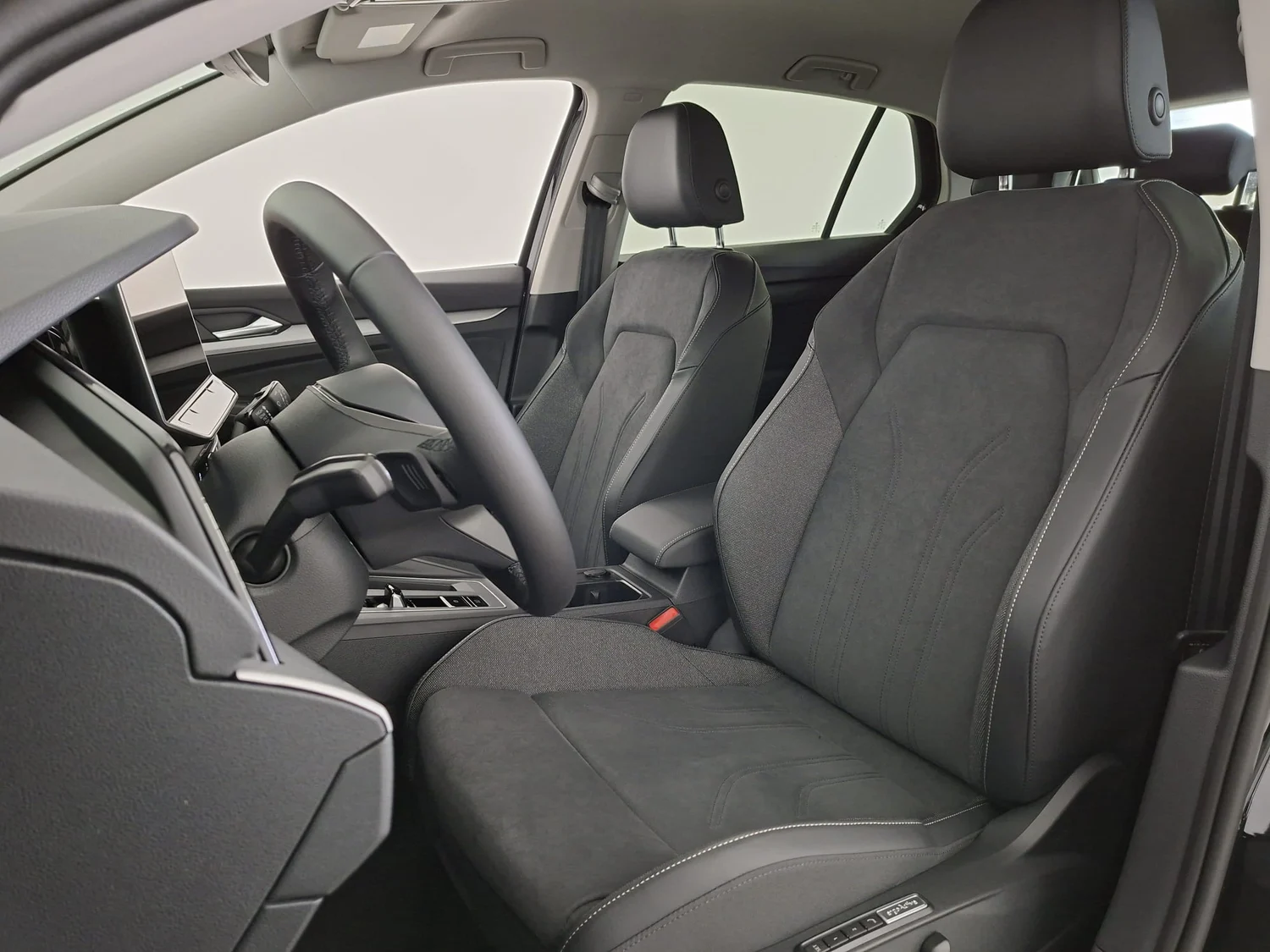Bild eines Golf Rabbit eHybrid DSG 150 kW