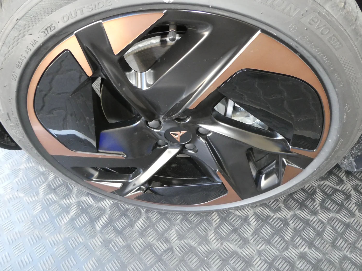 Bild eines CUPRA Tavascan VZ Adrenaline 4Drive250kW/340PS