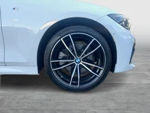 BMW 3xx 3 Touring 320 e xDrive M Sport in weiss - metallic