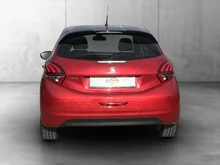 Peugeot 208 Signature 1,2 PureTech 82 in dunkelrot - metallic