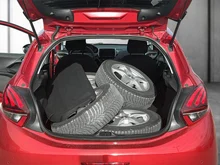 Peugeot 208 Signature 1,2 PureTech 82 in dunkelrot - metallic