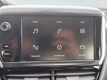 Peugeot 208 Signature 1,2 PureTech 82 in dunkelrot - metallic