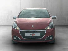 Peugeot 208 Signature 1,2 PureTech 82 in dunkelrot - metallic