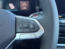 VW T-Roc Life eTSI DSG in Pure White Dach Black Uni