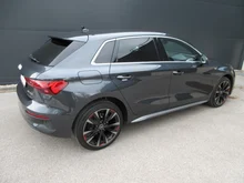 Thumbnail-Foto von Fahrzeug