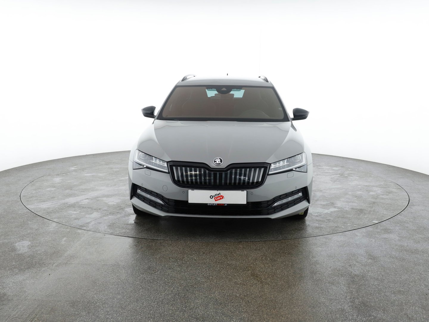 Škoda SUPERB Combi iV SPORTLINE DSG | Bild 2 von 32