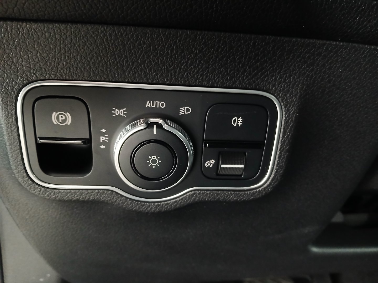 Mercedes GLB 200 d Aut. | Bild 12 von 32