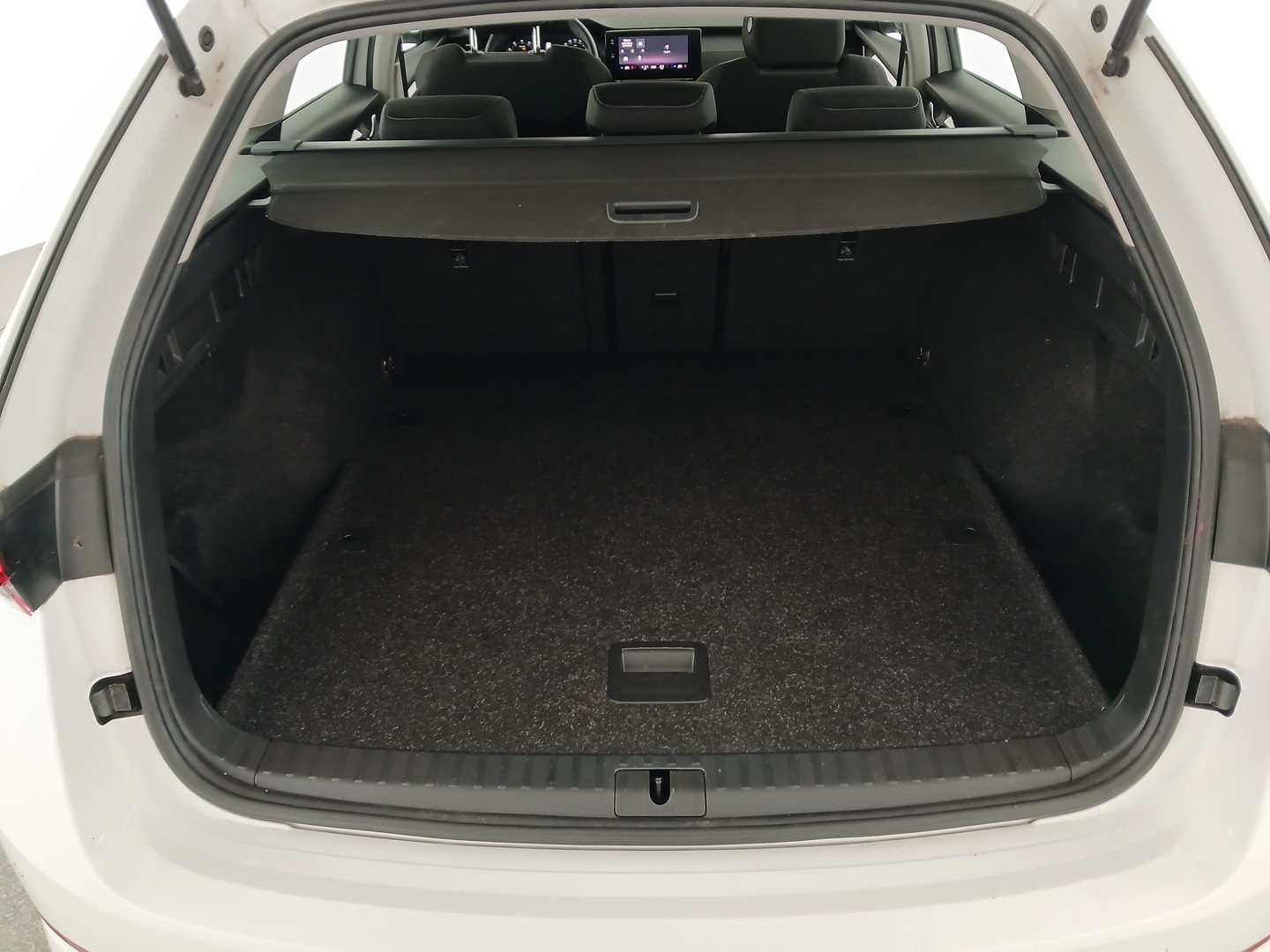 Škoda Octavia Combi Ambition TSI | Bild 25 von 27