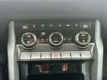 Škoda Karoq 4x4 Style TDI DSG in K1 Velvet-Rot Metallic
