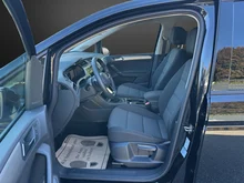 VW Touran Friends TSI DSG in Grenadillschwarz Metallic