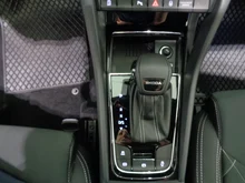 Škoda Karoq Sportline TSI DSG ACT in Race-Blau Metallic
