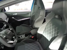 Škoda Karoq Sportline TSI DSG ACT in Race-Blau Metallic