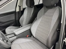 Škoda Superb Combi Selection TDI DSG in Ebony-Schwarz Metallic