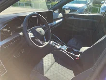 VW Golf Variant Sport TDI DSG in Lapiz Blue Metallic