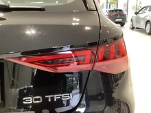 Audi A3 Sportback 30 TFSI intense in brillantschwarz