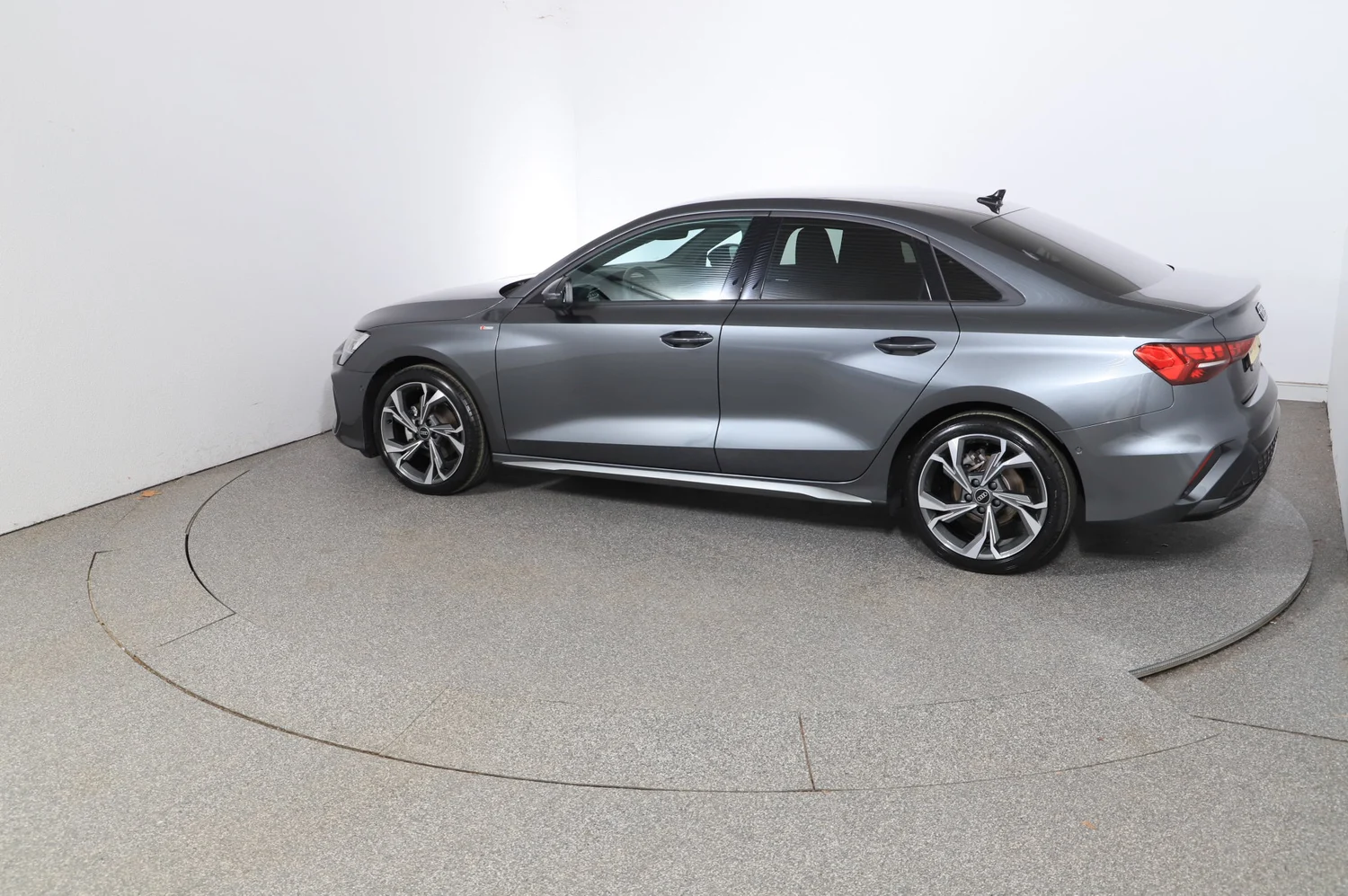 Bild eines Audi A3 Limousine 30 TFSI S line