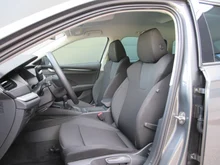 Škoda Octavia Combi Essence TSI in Graphit-Grau Metallic