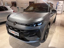 VW T-Roc Style eTSI DSG in Wolf Grey Dach Black Uni