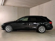Audi A4 Avant 35 TFSI in MYTHOSSCHWARZ METALLIC