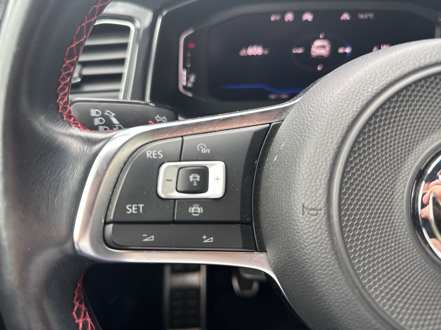 VW T-Roc Sport TSI ACT | Bild 14 von 18