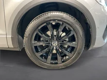 VW T-Roc R-Line TSI DSG in Pyritsilber Met. Dach Black Uni