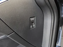 VW Golf Rabbit mHEV DSG in Grenadillschwarz Metallic
