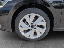 VW Golf Rabbit mHEV DSG in Grenadillschwarz Metallic