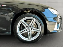 Audi A4 Avant sport in MYTHOSSCHWARZ METALLIC