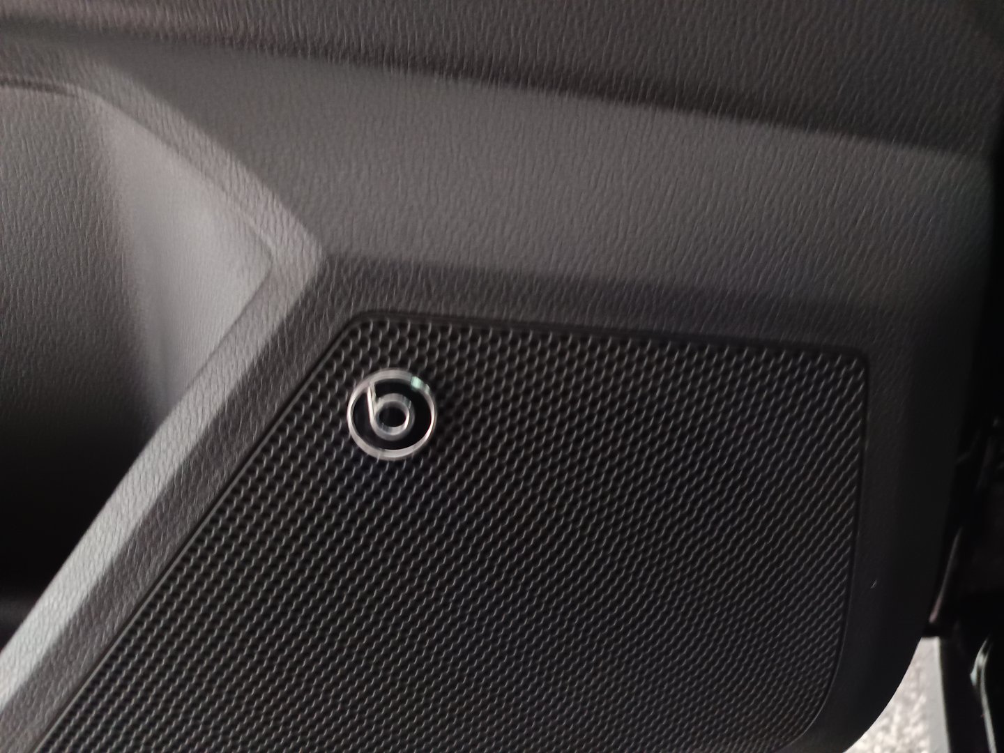 SEAT Arona FR EcoTSI DSG | Bild 31 von 33