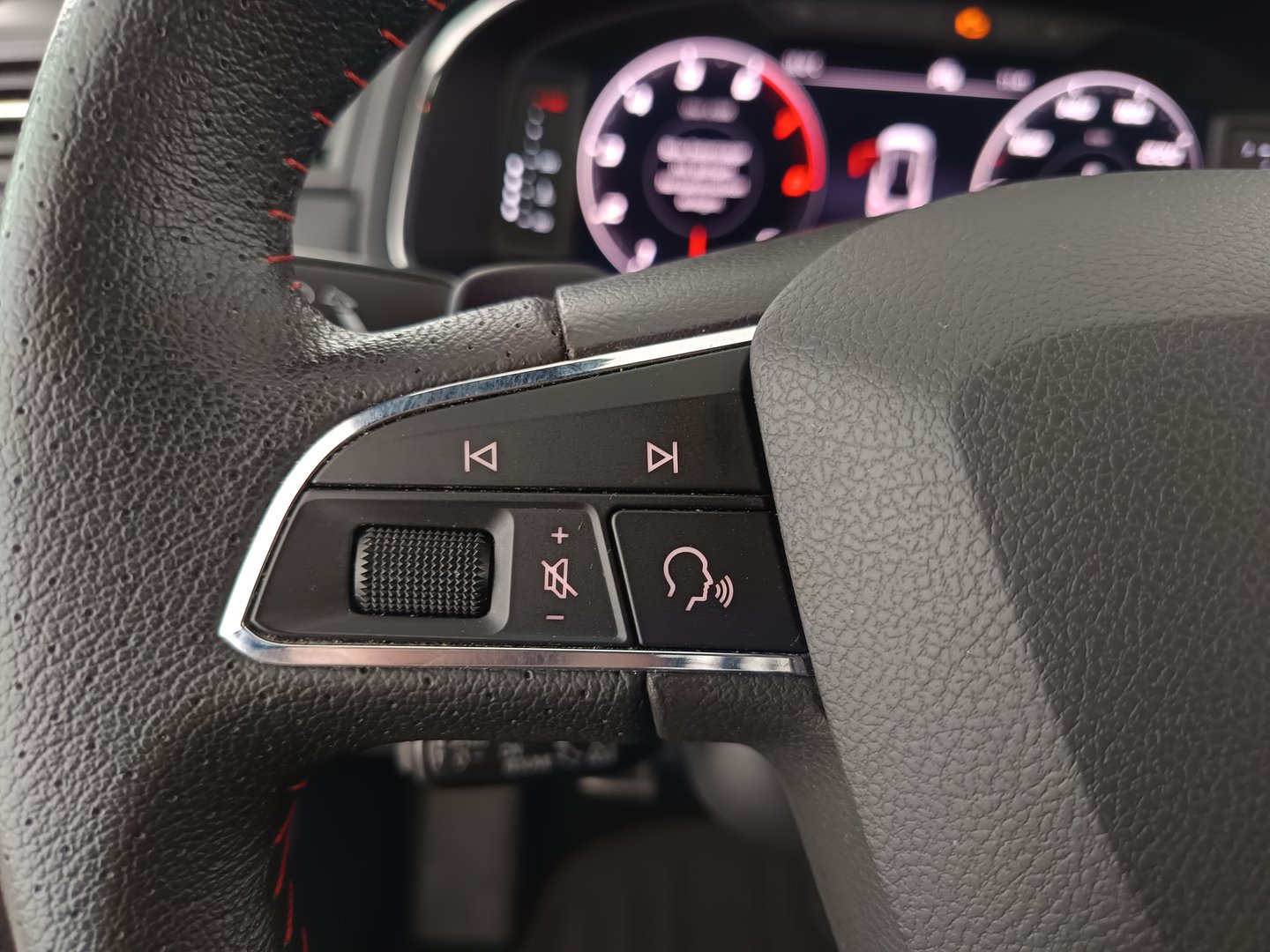 SEAT Arona FR EcoTSI DSG | Bild 16 von 33