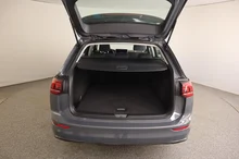 VW Golf Variant Business mHeV DSG in dunkelgrau - metallic