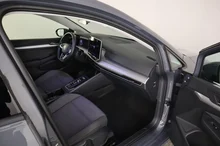 VW Golf Variant Business mHeV DSG in dunkelgrau - metallic