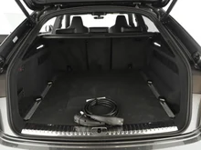 Audi Q8 e-hybrid quattro 360 kW in Daytonagrau Perleffekt