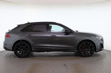 Audi Q8 e-hybrid quattro 360 kW in Daytonagrau Perleffekt