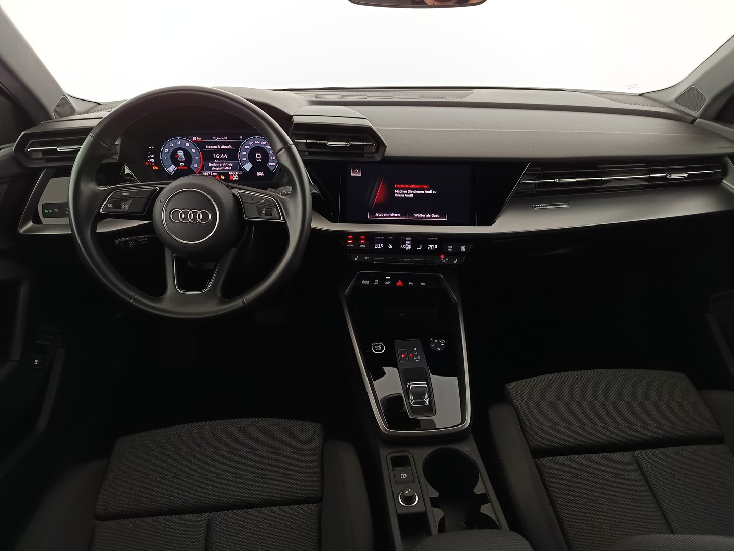 Audi A3 Sportback 40 TFSIe | Bild 14 von 37
