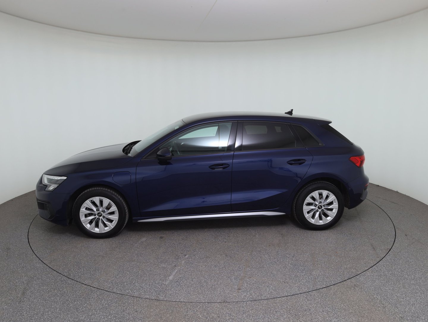 Audi A3 Sportback 40 TFSIe | Bild 8 von 37