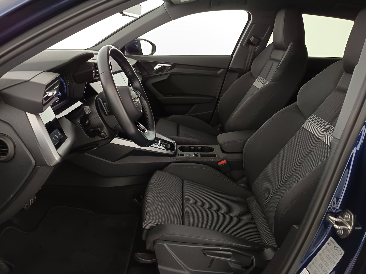 Audi A3 Sportback 40 TFSIe | Bild 13 von 37