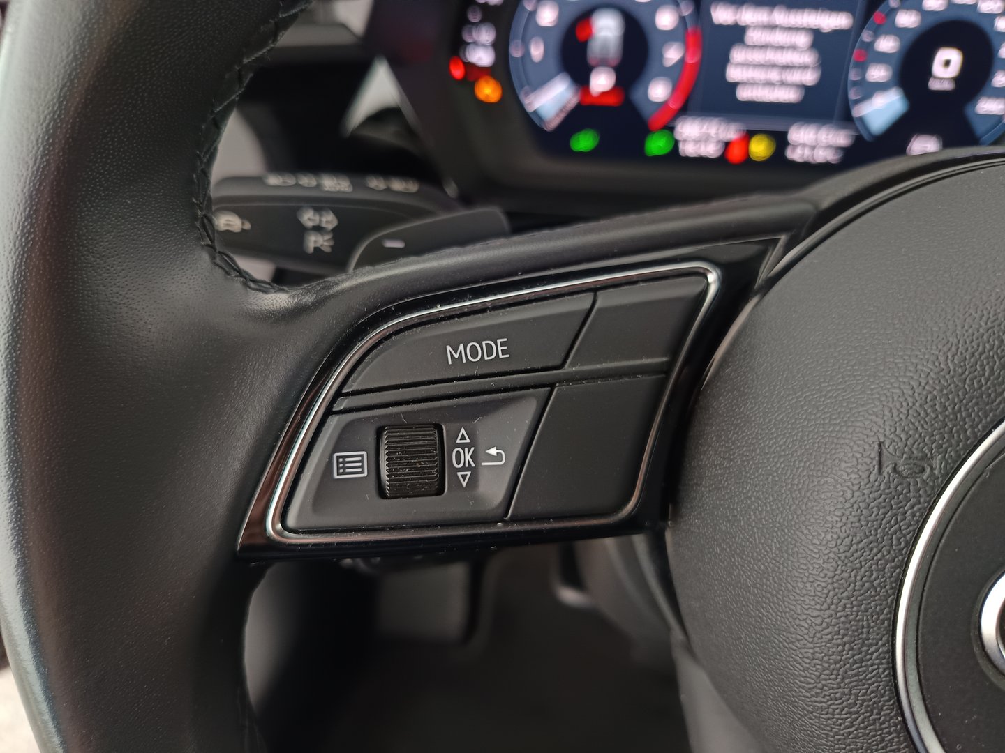 Audi A3 Sportback 40 TFSIe | Bild 16 von 37
