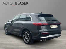 Audi Q5 SUV TDI quattro 150 kW in N7 Tamboragrau Metallic